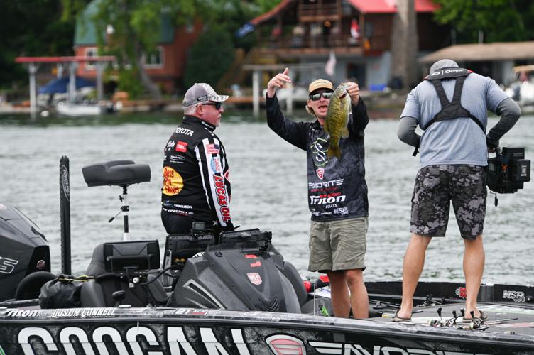MAJOR LEAGUE FISHING: Dustin Connell cruises to lead knockout round with 82  pounds of bass, Sports