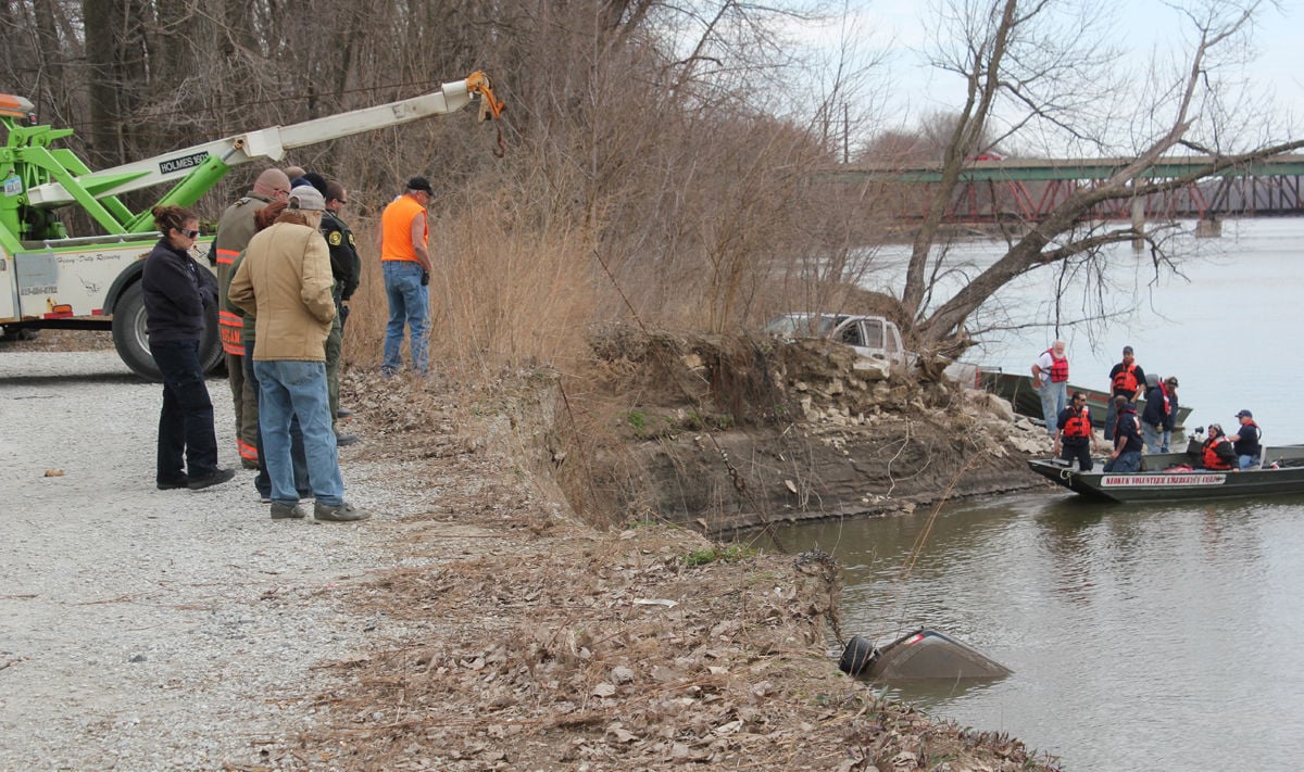 Body in vehicle recovered from river | CMG Breaking News | fltimes.com