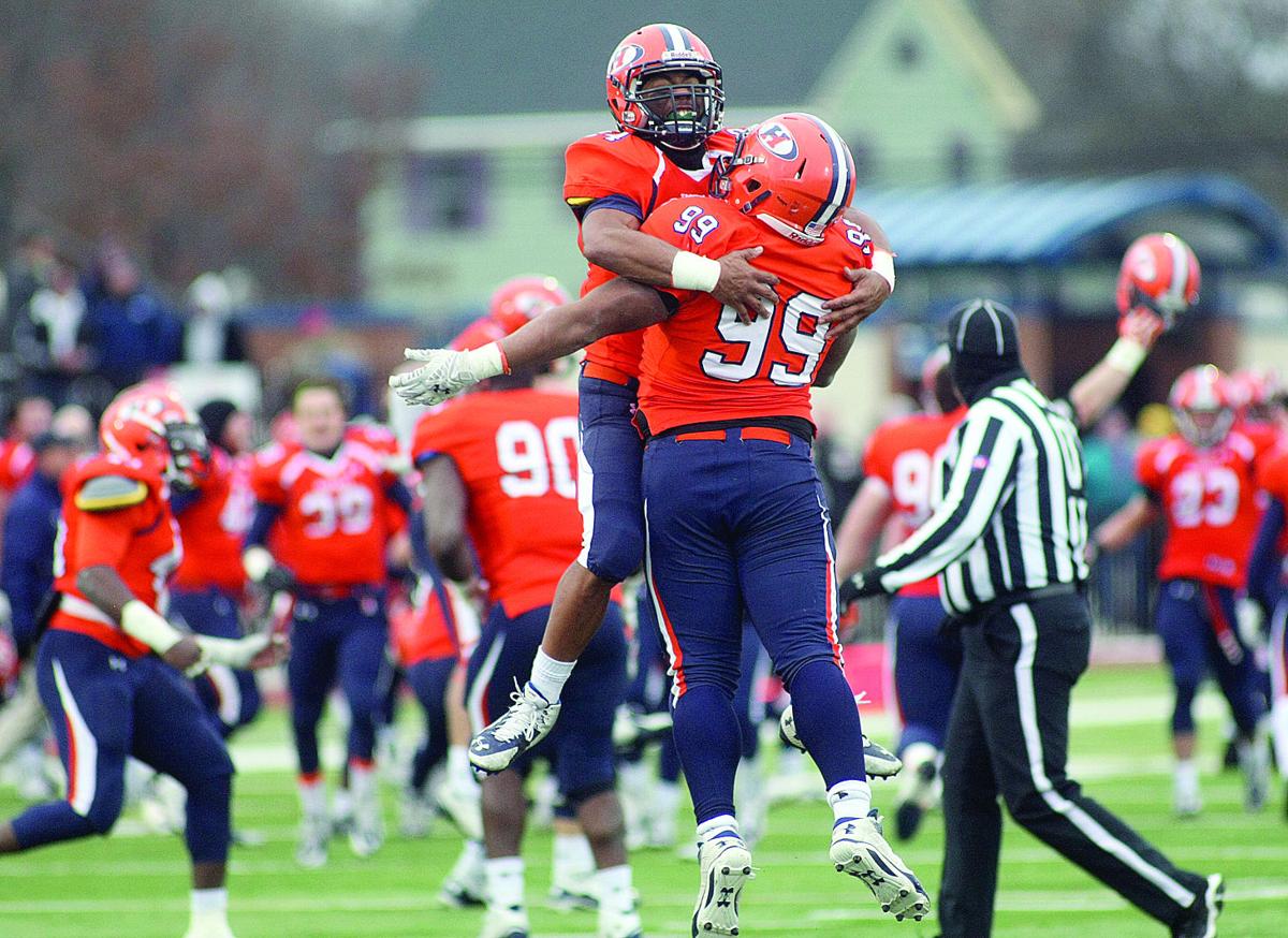 COLLEGE FOOTBALL Hobart defuses Bombers to advance Sports