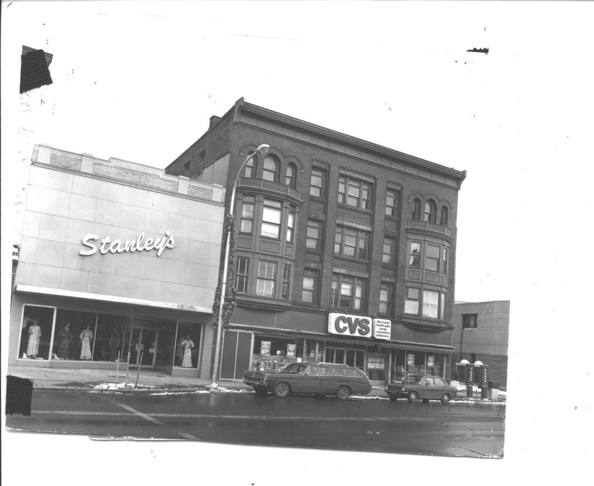 LOOKING BACK In Geneva, a return to downtown shopping Lifestyle