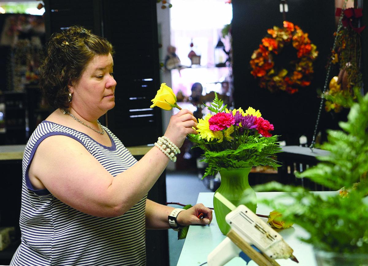 Business Of The Week The Flower Cart And Gift Shoppe News