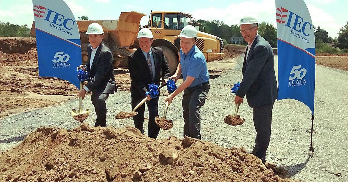 Newark recognizes retiring economic development director Mark Peake - Vimarsana News