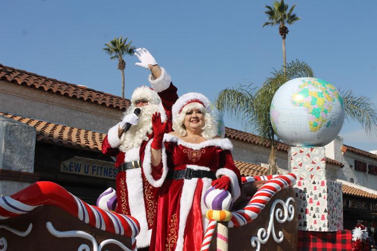 Many Fontana residents enjoy Christmas holiday; see parade photos