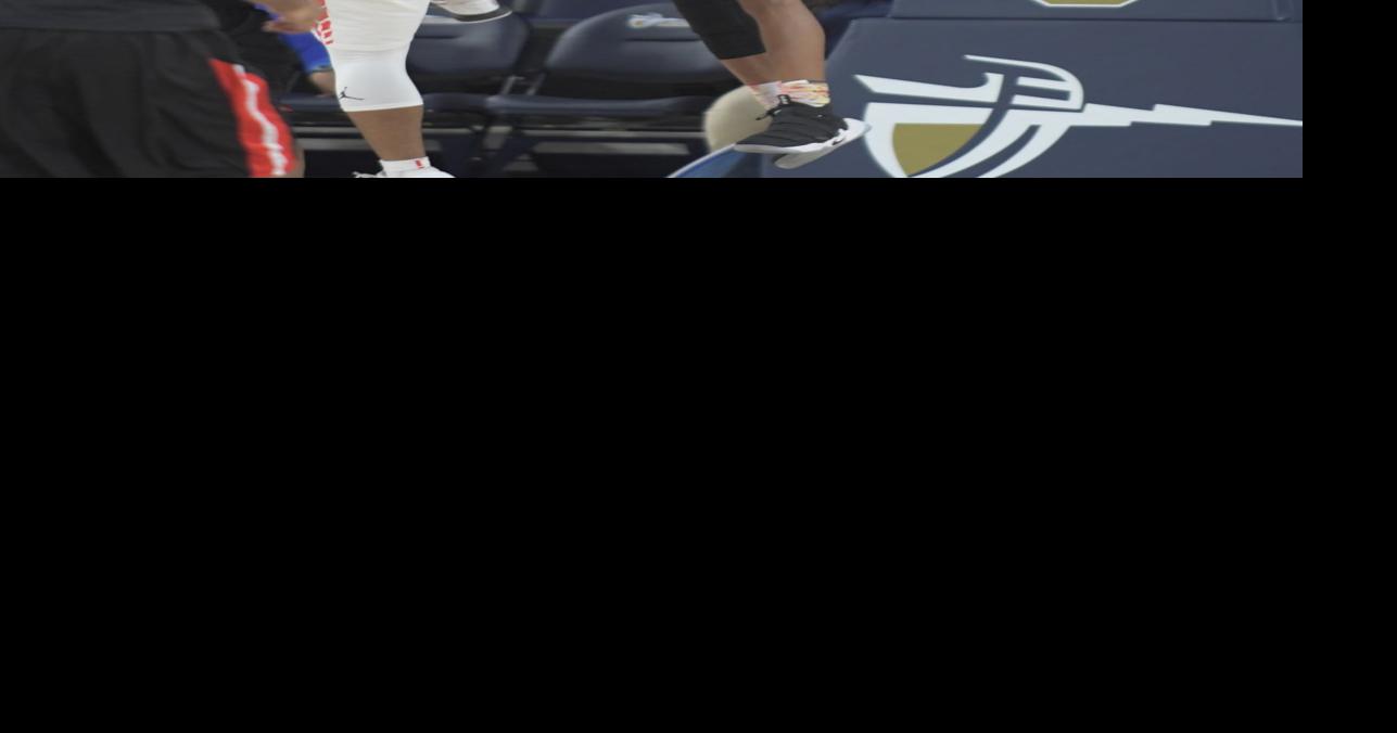 Etiwanda loses in semifinals of CIF basketball playoffs; see photos