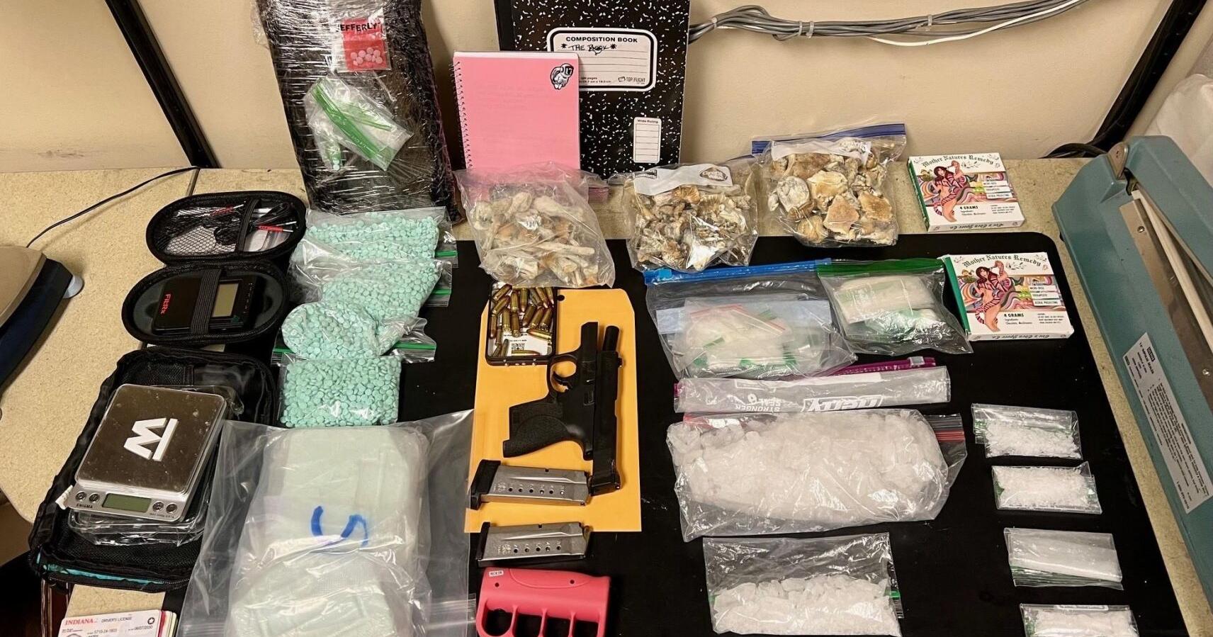 Fontana deputies investigate vehicle burglary; four suspects are arrested and narcotics are seized - Vimarsana News