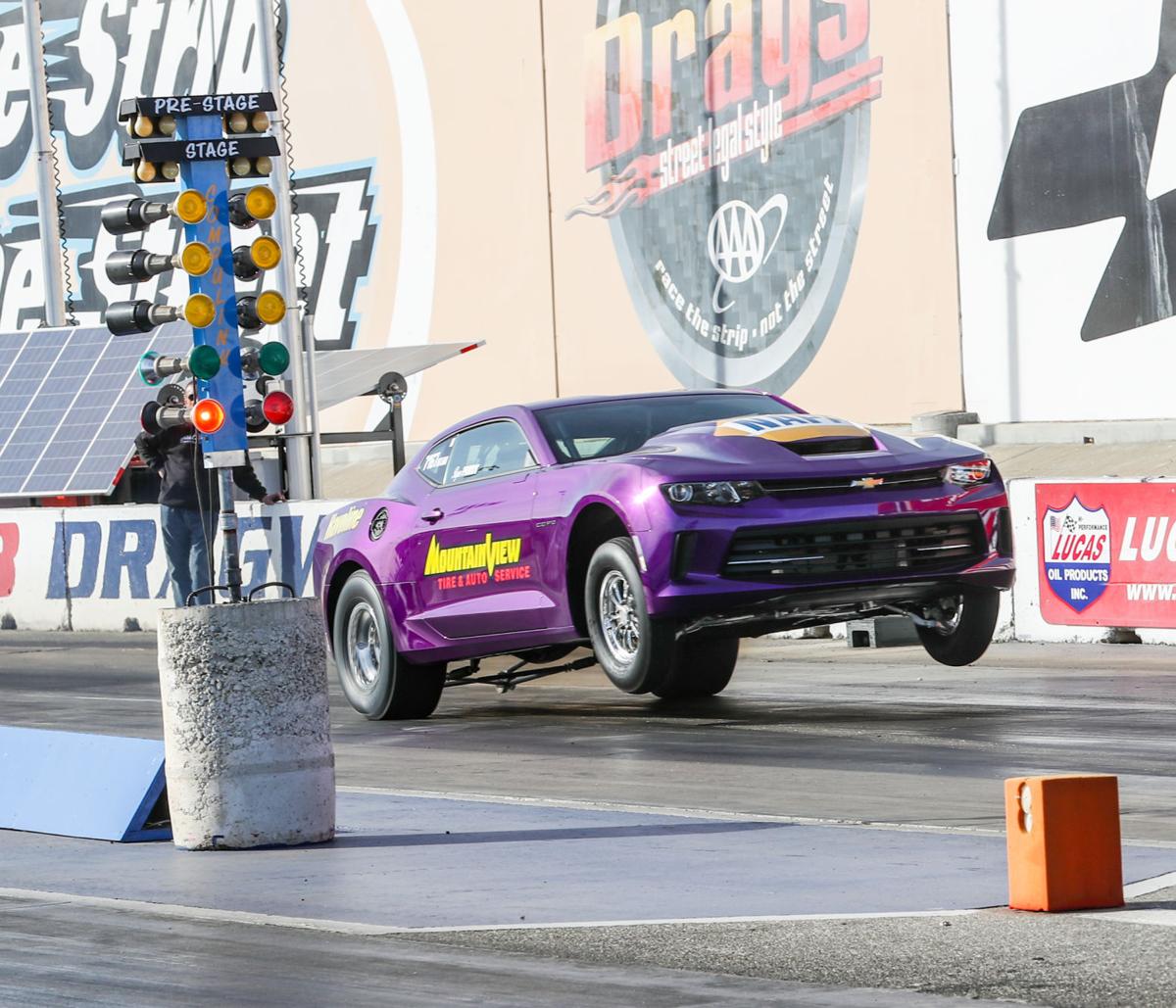 Drag racing season begins at Auto Club Dragway in Fontana; first Street
