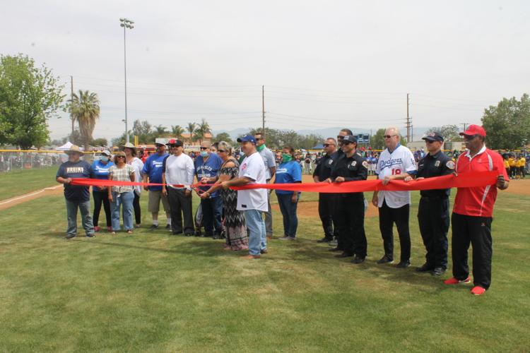 Dodgers alumni attend Bloomington Little League opening day – San