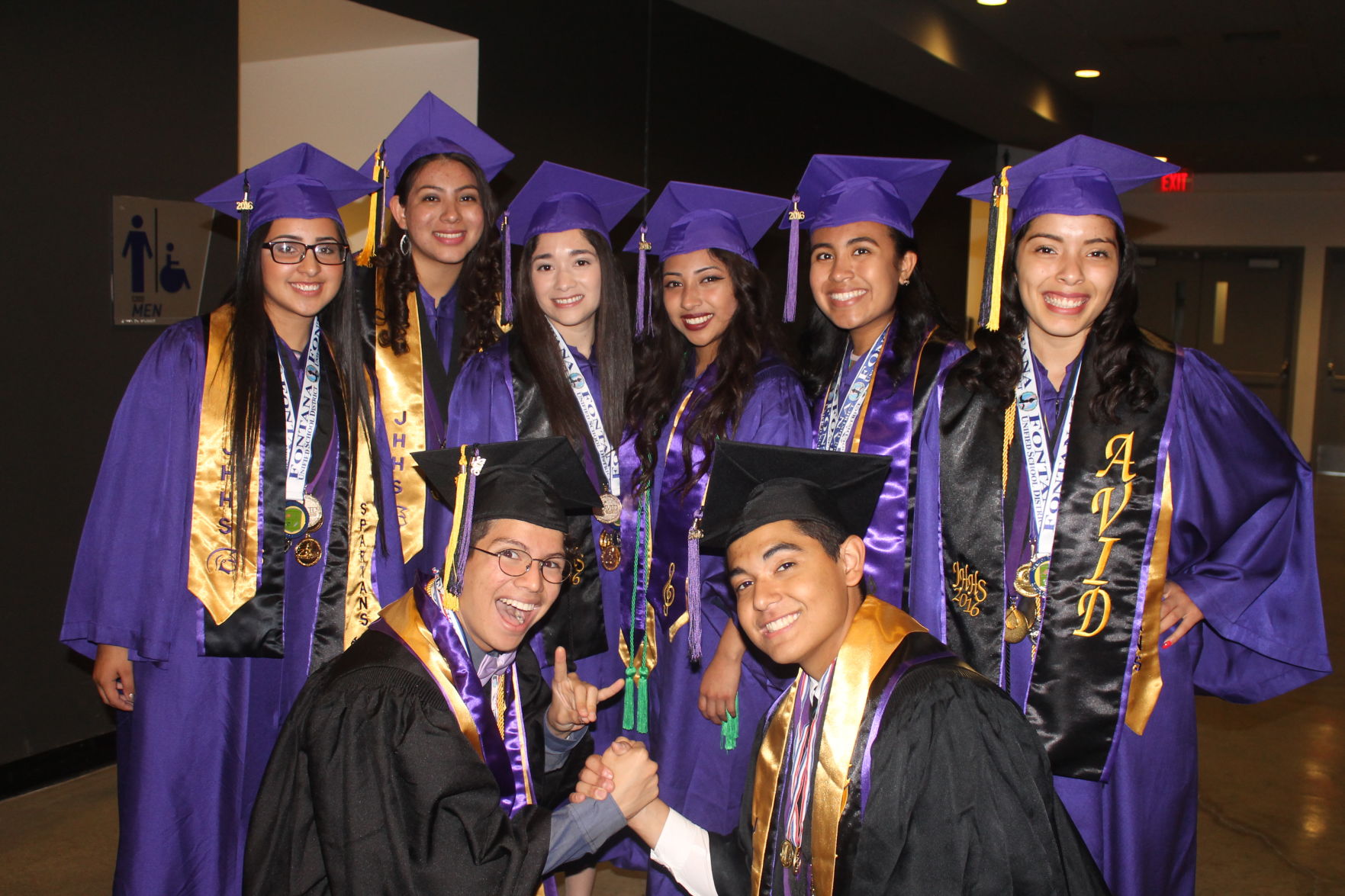 Jurupa Hills Graduates Are Praised For Their Persistence; See Photos ...