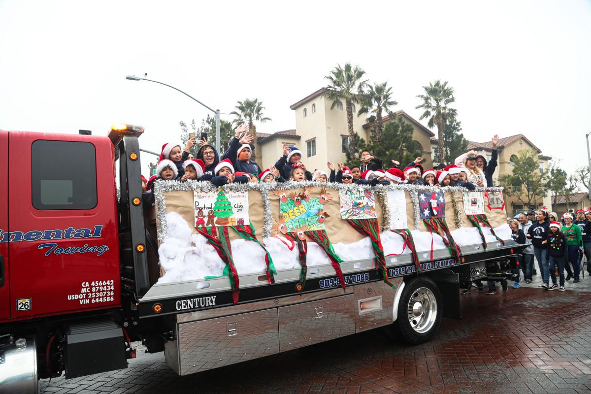 Many floats create joy during Christmas Parade; see photos and video
