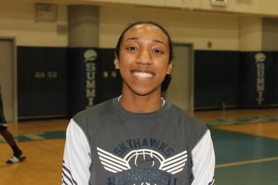 Summit Basketball Player Laila Walker Receives College Scholarship