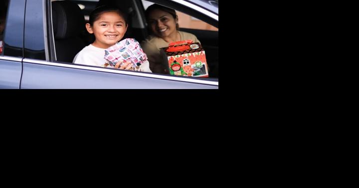 Chaffey College distributes 800 holiday gifts to children - Vimarsana News