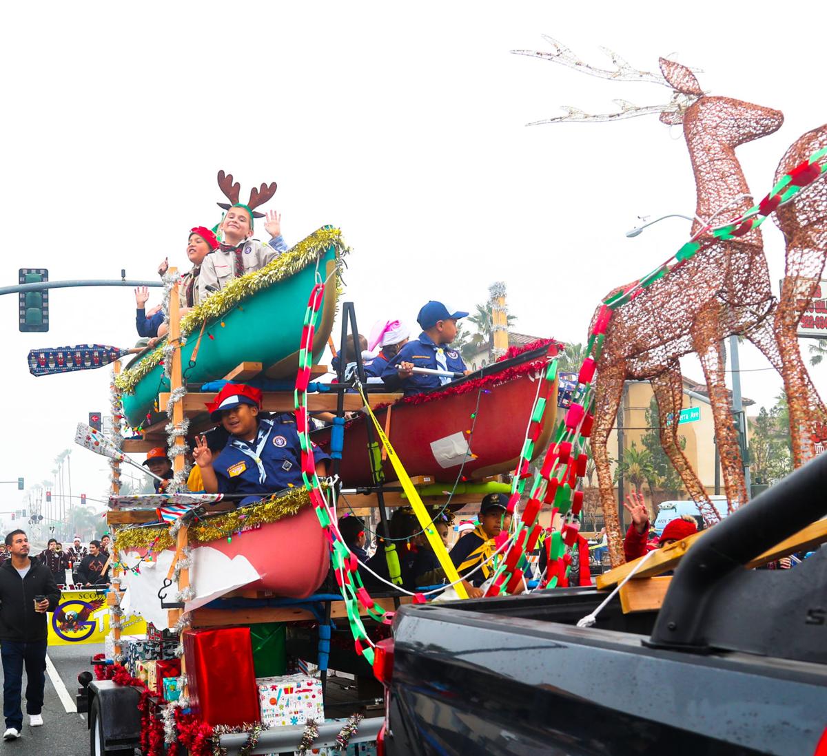 Many floats create joy during Christmas Parade; see photos and video