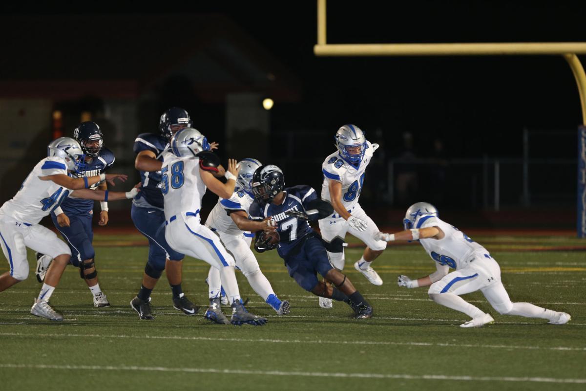 Summit Football Team Stays Undefeated By Crushing Alta Loma 42 7 Sports Fontanaheraldnews Com