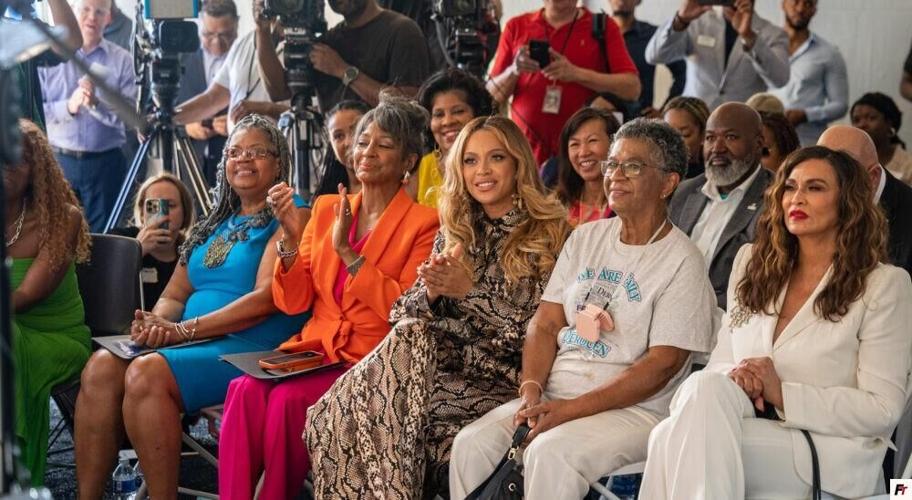 Beyoncé Appears at Houston Celebration for Upcoming Knowles-Rowland ...