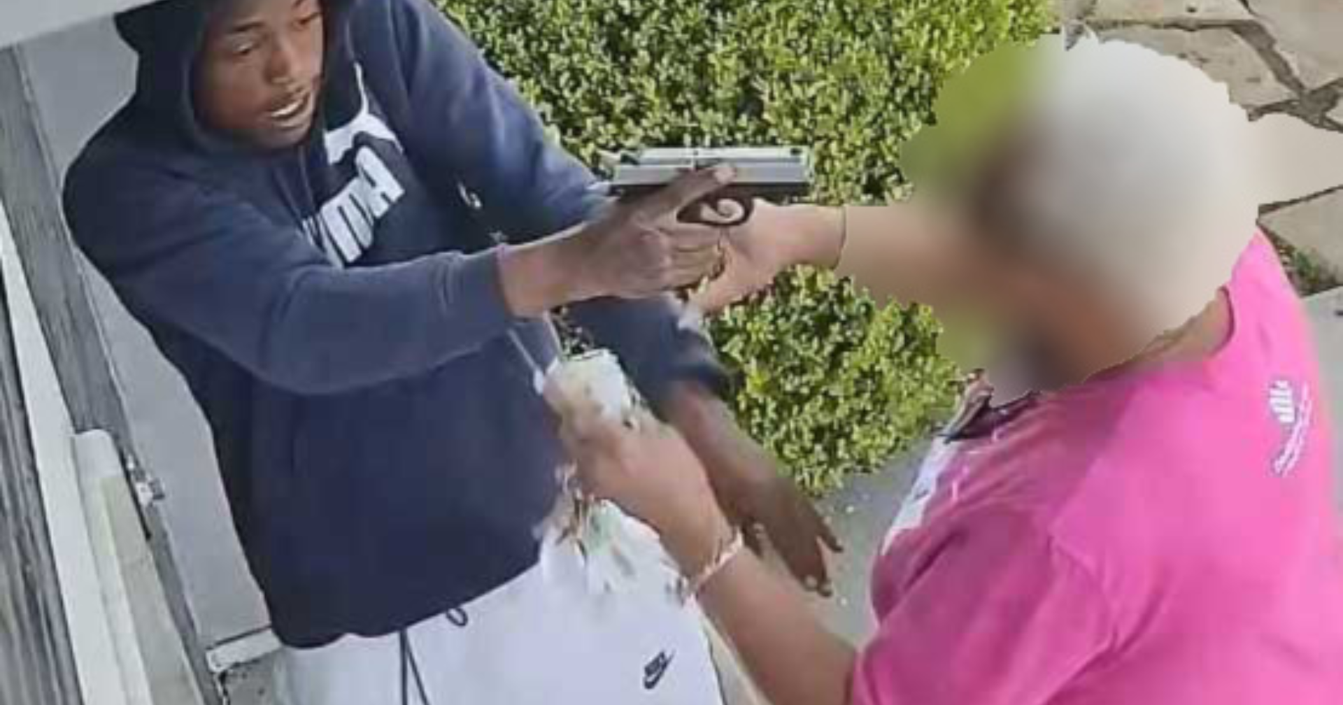 Elderly woman robbed at gunpoint, police say - Vimarsana News