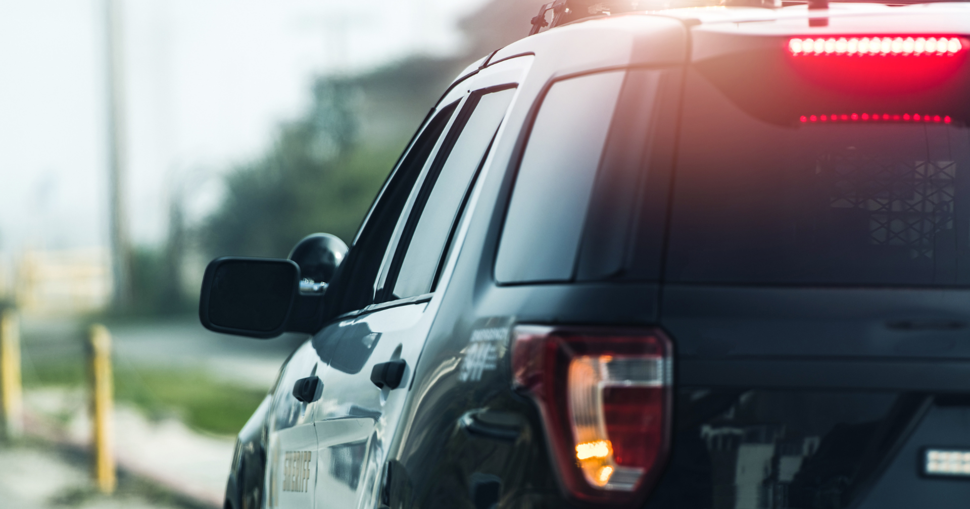 Man wanted for murder runs away from police with children in car, records show - Vimarsana News