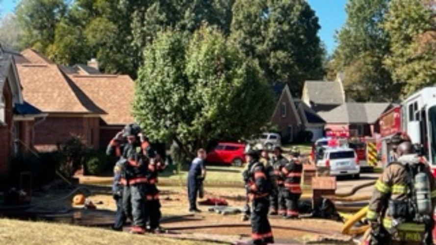 PHOTOS: Firefighters battle house fire in Southeast Shelby County ...