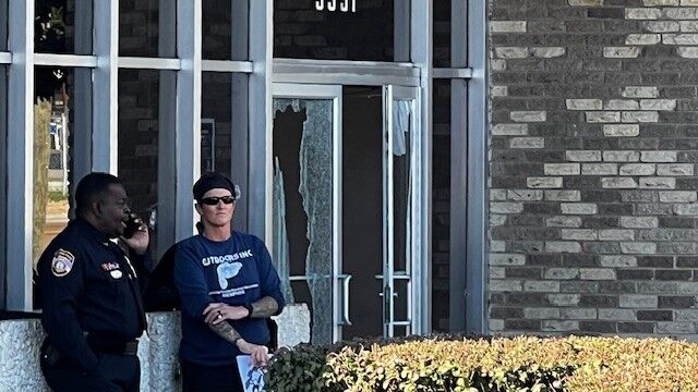 PHOTOS: Security guard shot during attempted bank robbery in Frayser ...