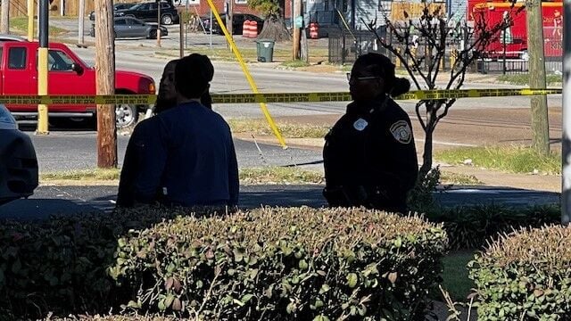 PHOTOS: Security guard shot during attempted bank robbery in Frayser ...