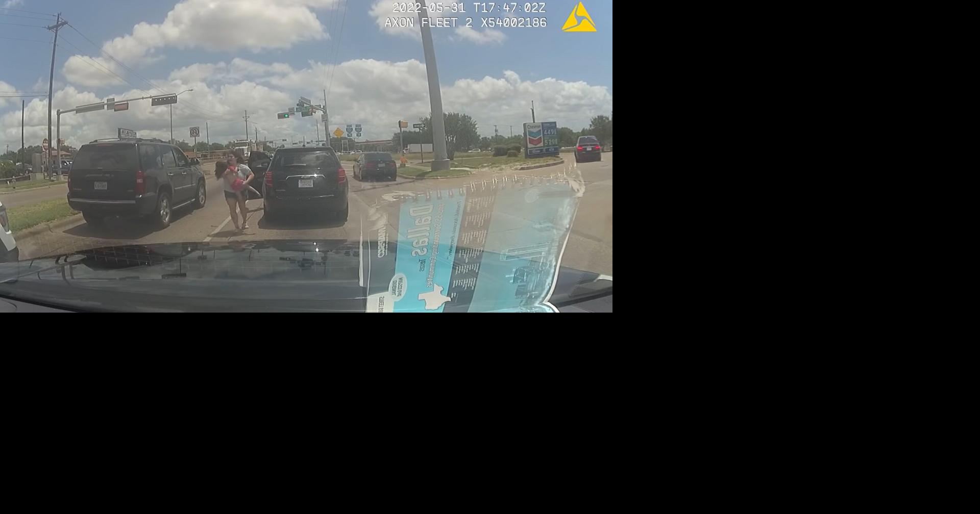 Deputy saves choking 4-year-old at Dallas intersection | Trending ...