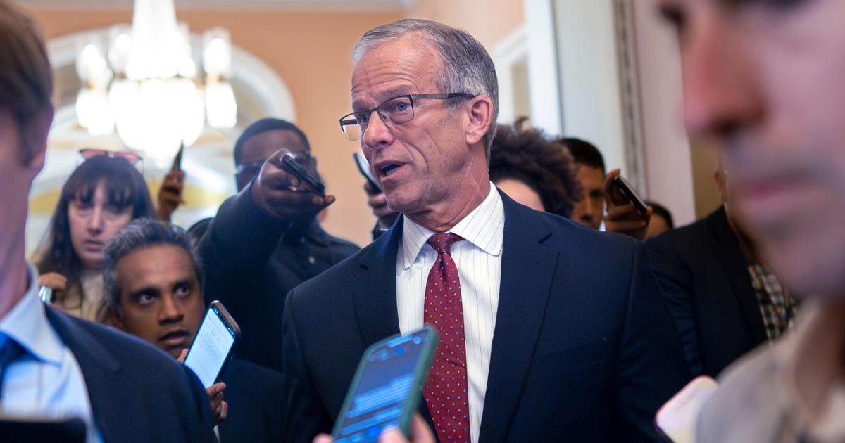 Senate Republicans Meet White House Amid Worsening Fourth-Week Government Shutdown