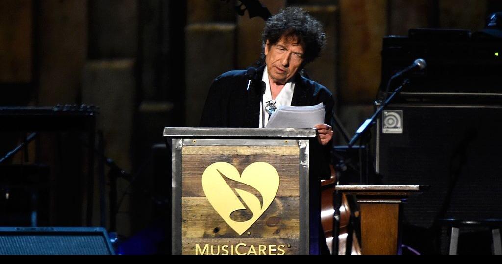 Bob Dylan sells entire recorded catalog to Sony Trending