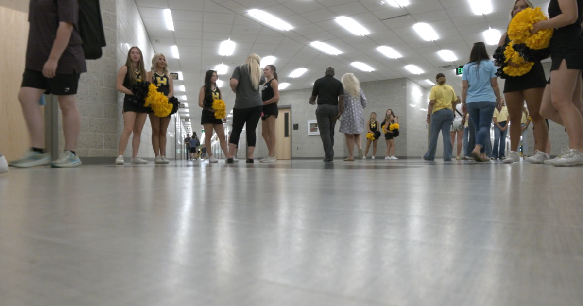 Thousands Students Return Schools Houston, DeSoto, Caddo, New Albany-Floyd
