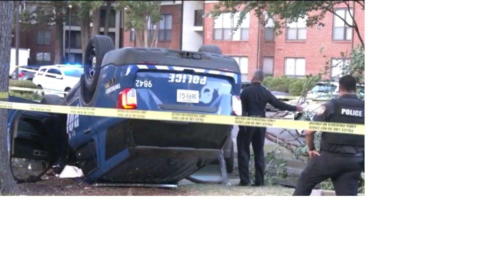 MPD officers flips cruiser in apartment complex crash | News ...