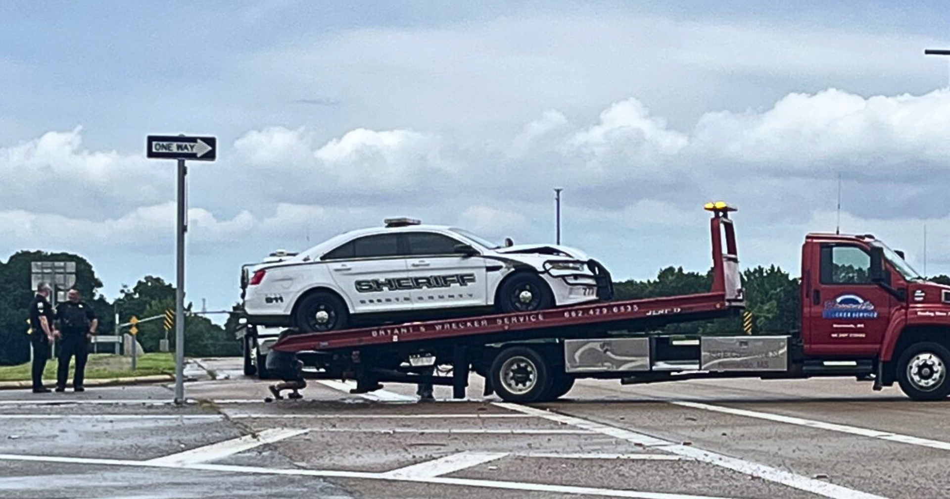 Sheriff Deputy crashes car into 2nd officer's car, DCSO says | News - Vimarsana News