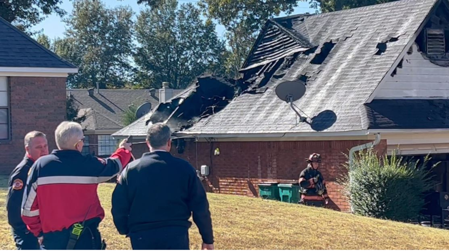PHOTOS: Firefighters battle house fire in Southeast Shelby County ...