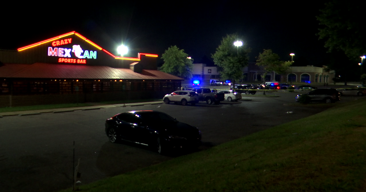 Coverage image for: 1 dead, 3 injured after shooting outside Hickory Hill restaurant, police say