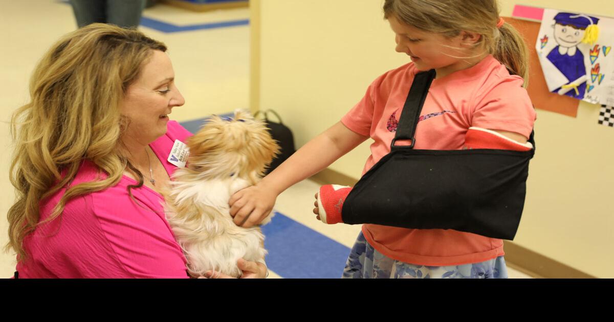 Jonesboro police surprise elementary school kids with visit featuring