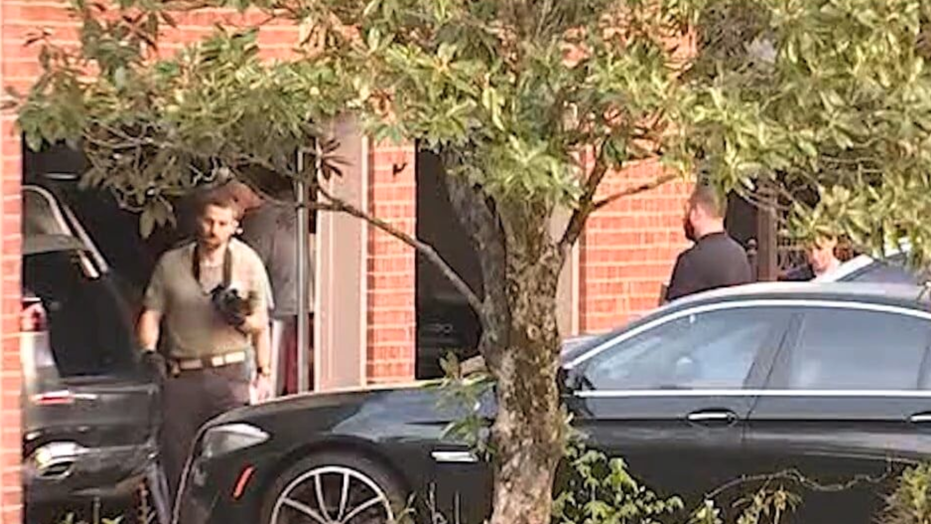 WATCH: FBI executes search and arrest warrant at Pooh Shiesty's family home  in Cordova