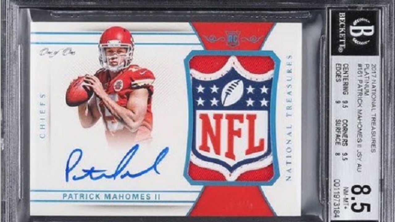 2017 Patrick Mahomes Rookie NFL Gear Patch Facsimile Autograph -   Israel