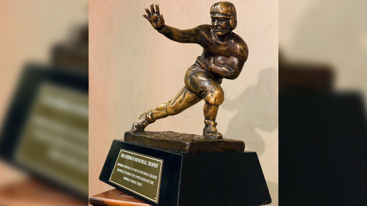 Oklahoma quarterback Kyler Murray wins the Heisman trophy