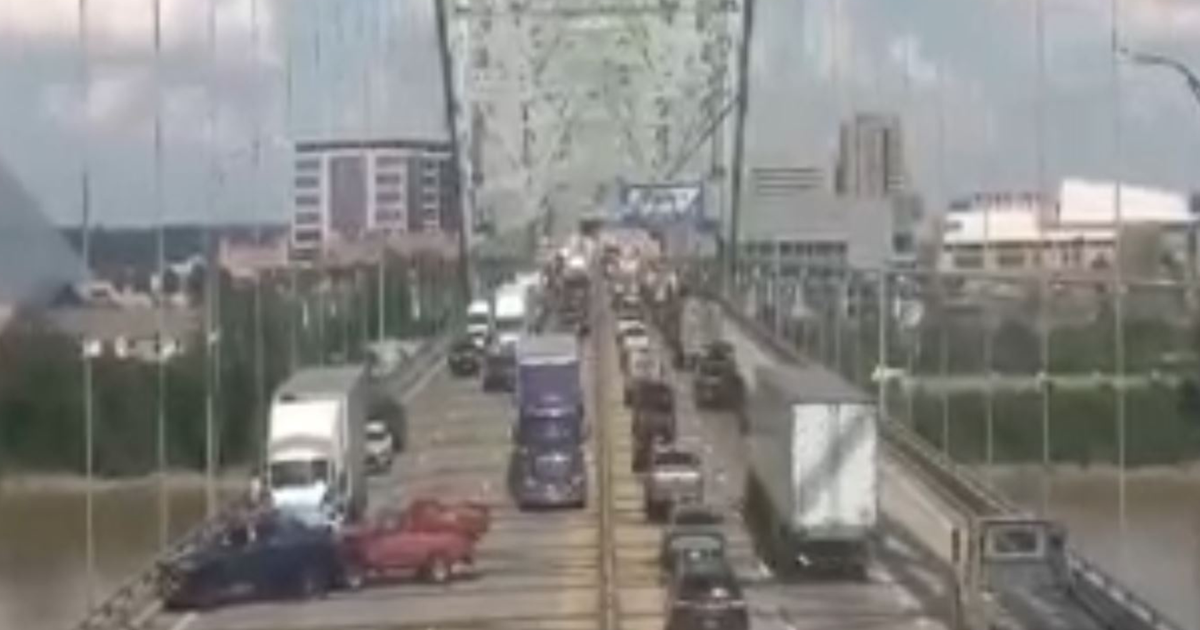 Tractor-Trailer Crashes Shut Multiple Major U.S. Interstates, Cause Widespread Traffic Disruptions