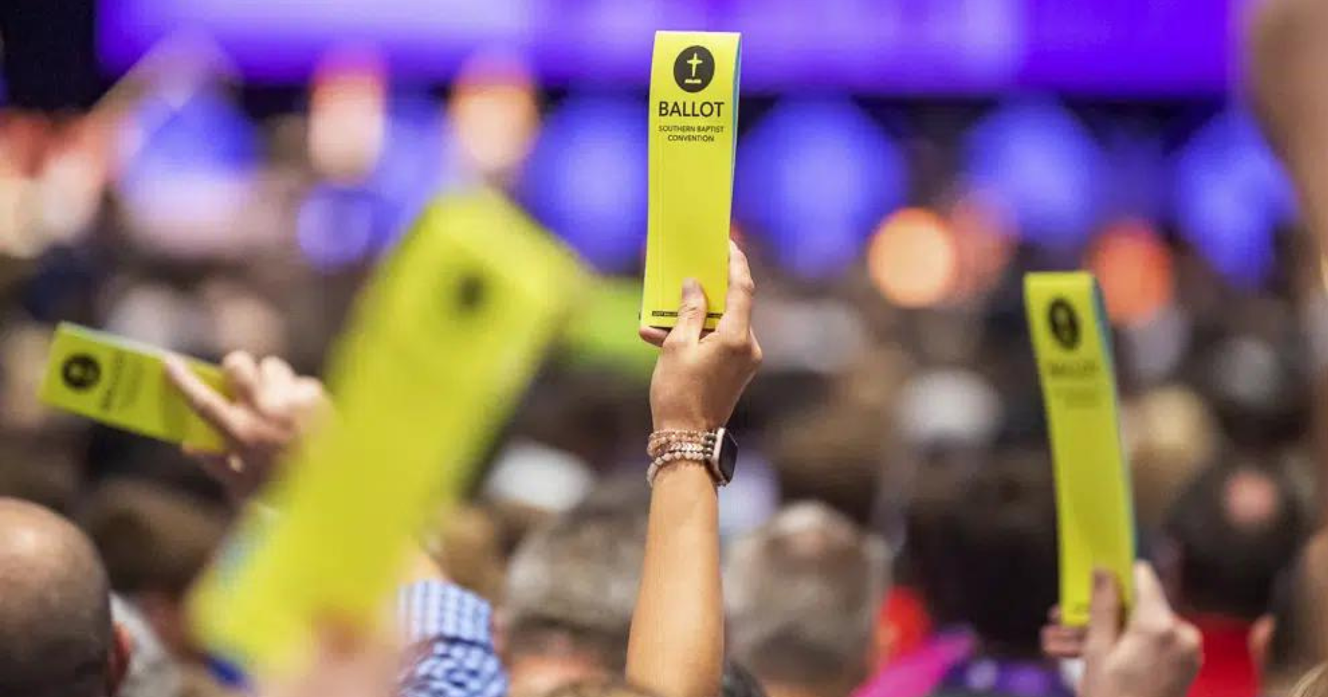 Southern Baptists refuse to let Saddleback Church back into the denomination for women pastors - Vimarsana News