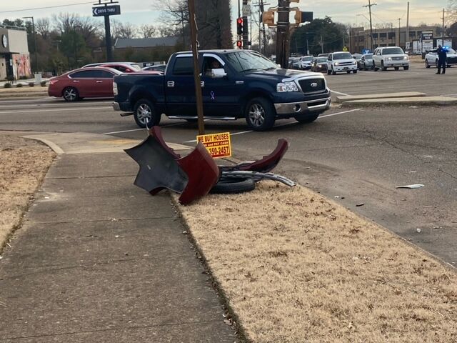 PHOTOS: 5 Hurt After Crash In Whitehaven, MFD Says | | Fox13memphis.com