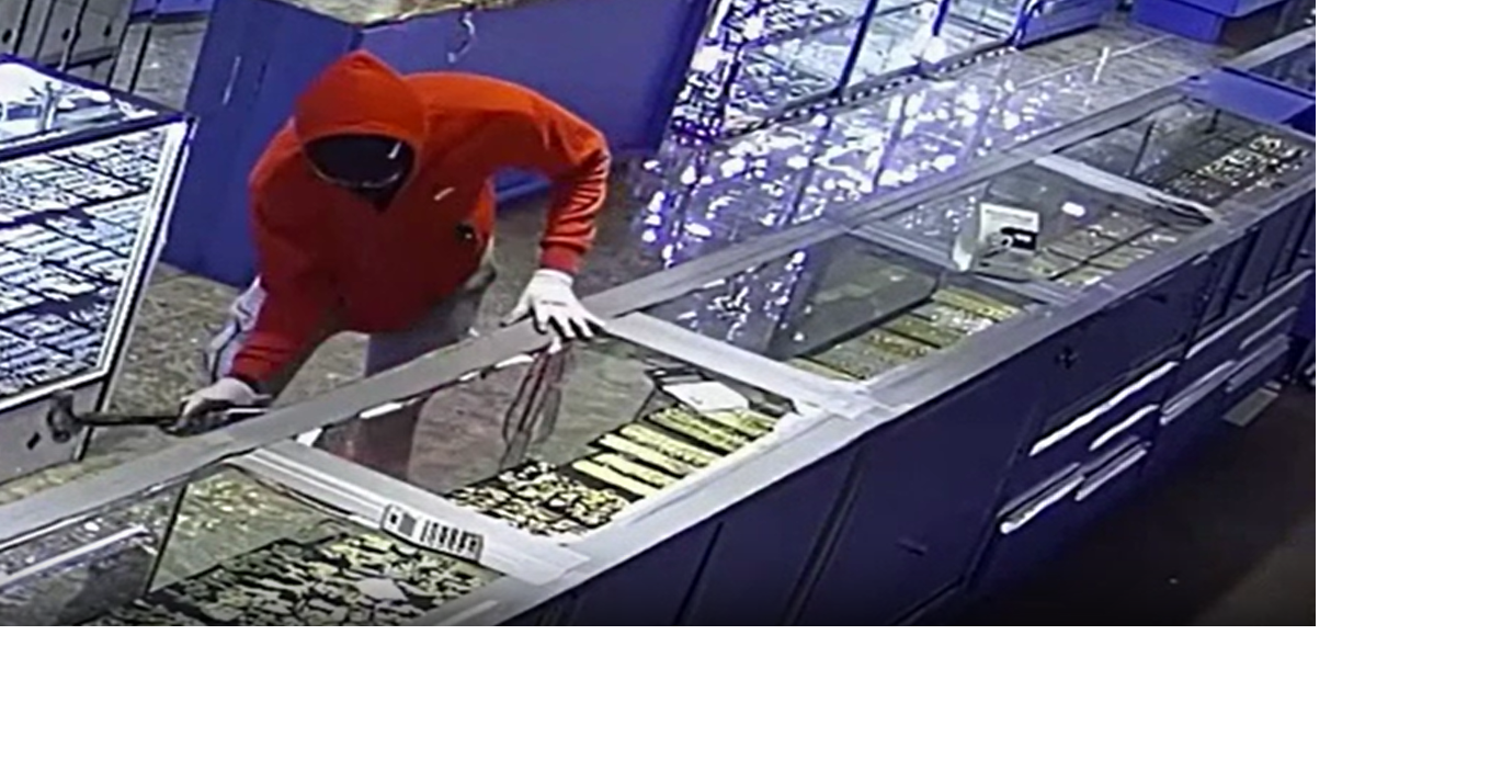 Robbers shatter glass cases at Memphis jewelry store | News ...