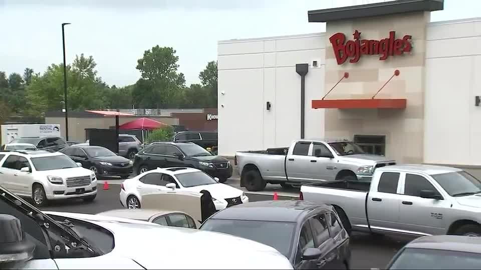Bojangles customers say wait time is 2 to 3 hours at newly opened