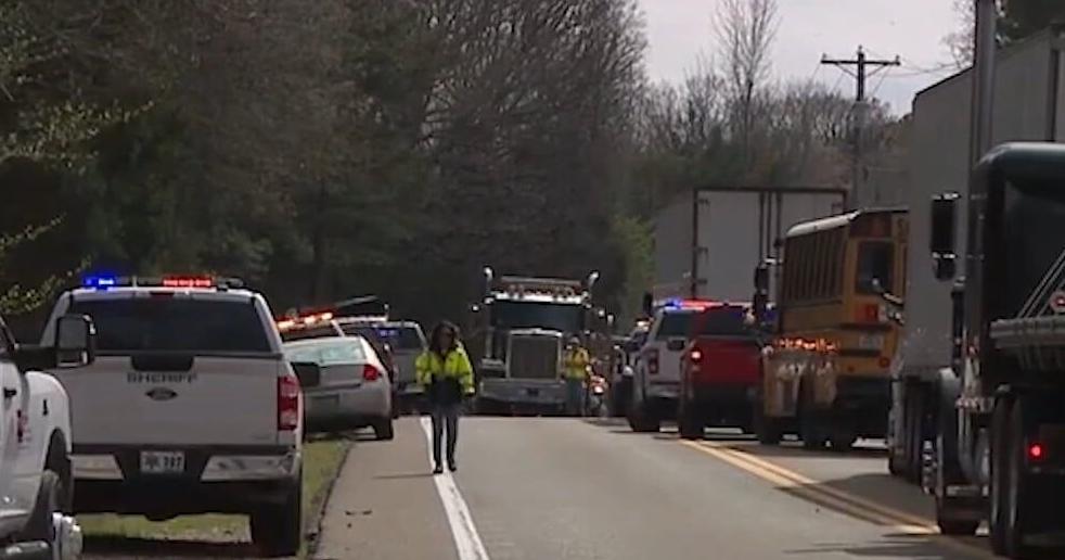 2 students dead and at least 7 others injured in Tennessee school bus ...