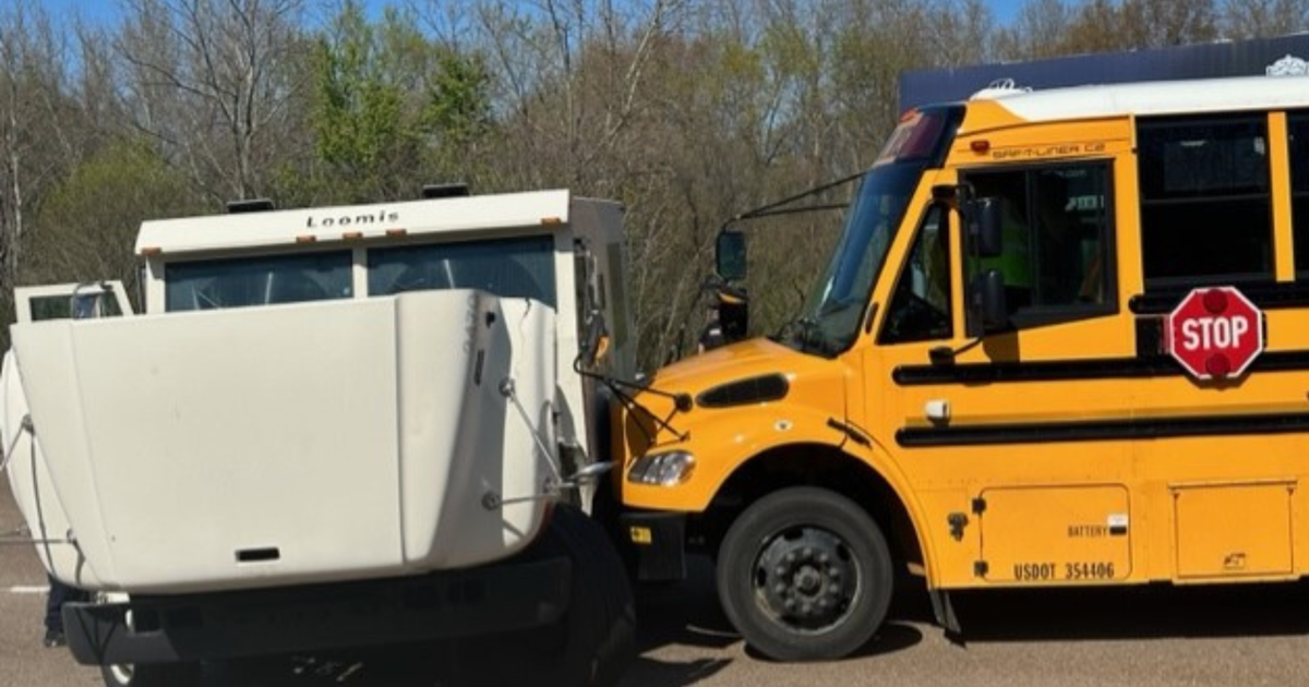 5 hospitalized after school bus and armored van collided on I-240 | News