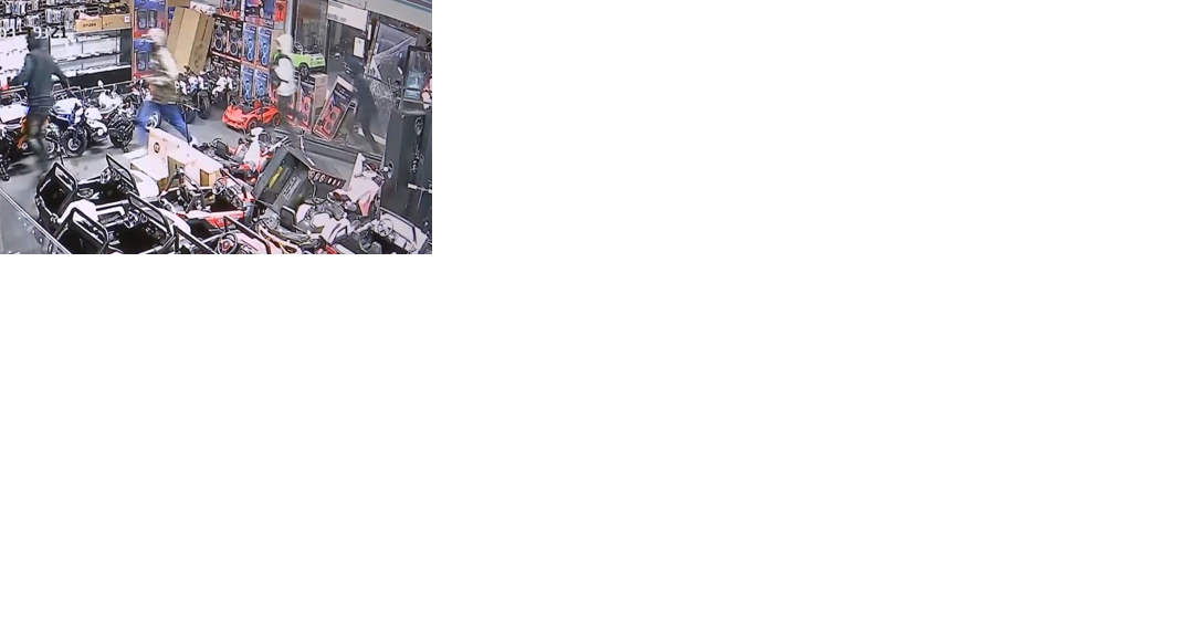 POLICE: Thieves break through mobile phone store before dawn | News - Vimarsana News