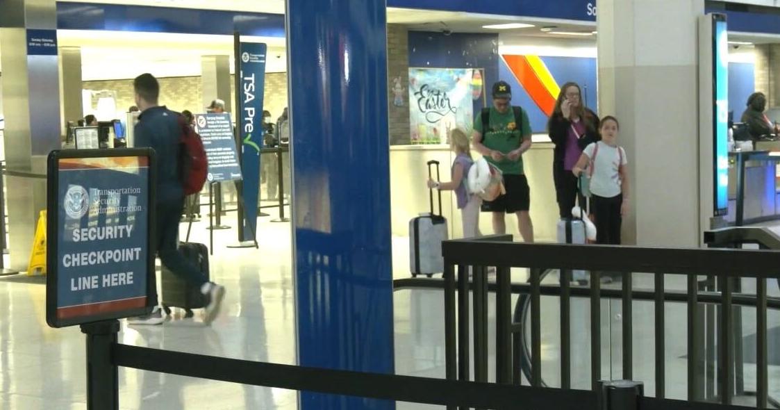 Memphis airport passengers hopeful of smoother travel after TSA pay plan moves forward