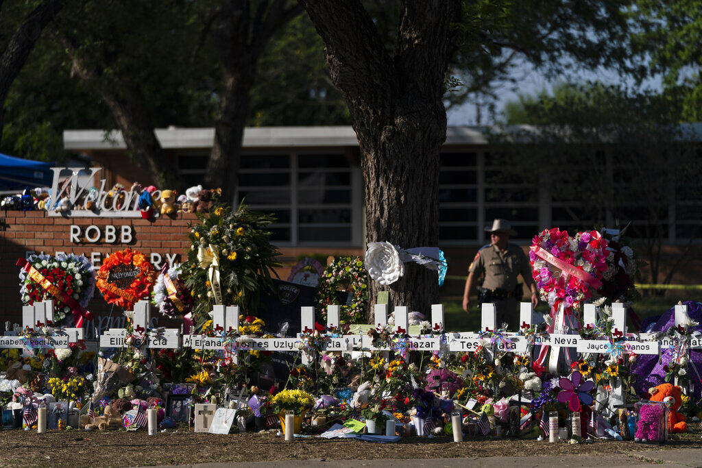 Watch CBS Evening News: Uvalde shooting report released - Full show on CBS