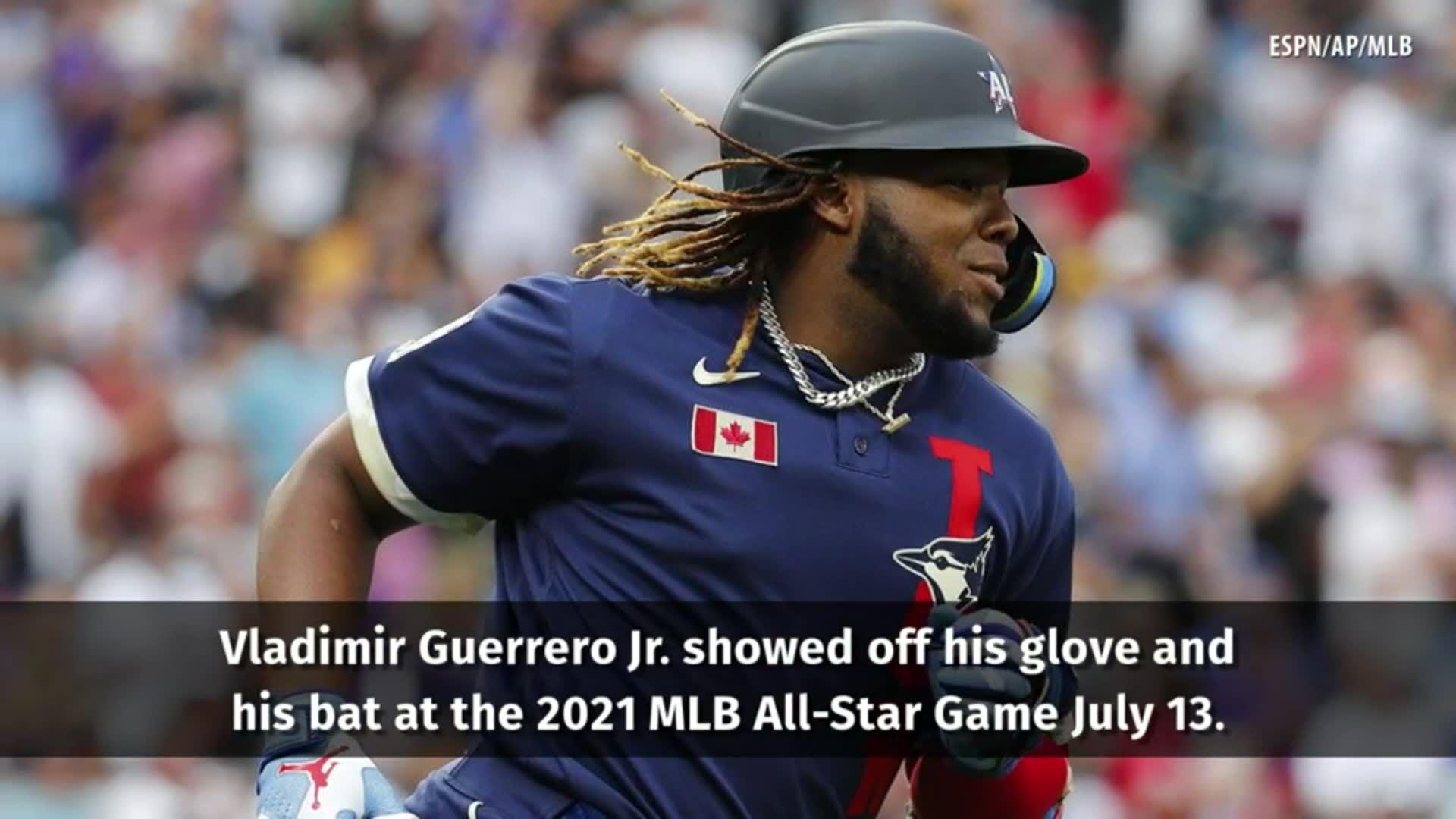 Vladimir Guerrero Jr. sports glove honoring his HOF father, Trending