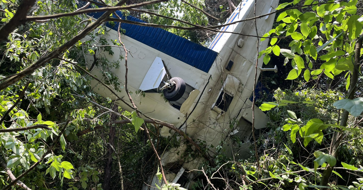 Small Plane Crashes Murfreesboro Tennessee Hospitalizes Three