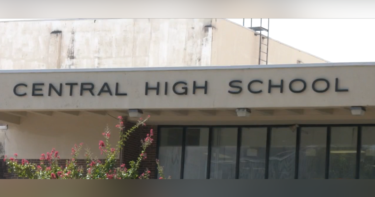 Mother claims AC issue at Central high school caused daughter's