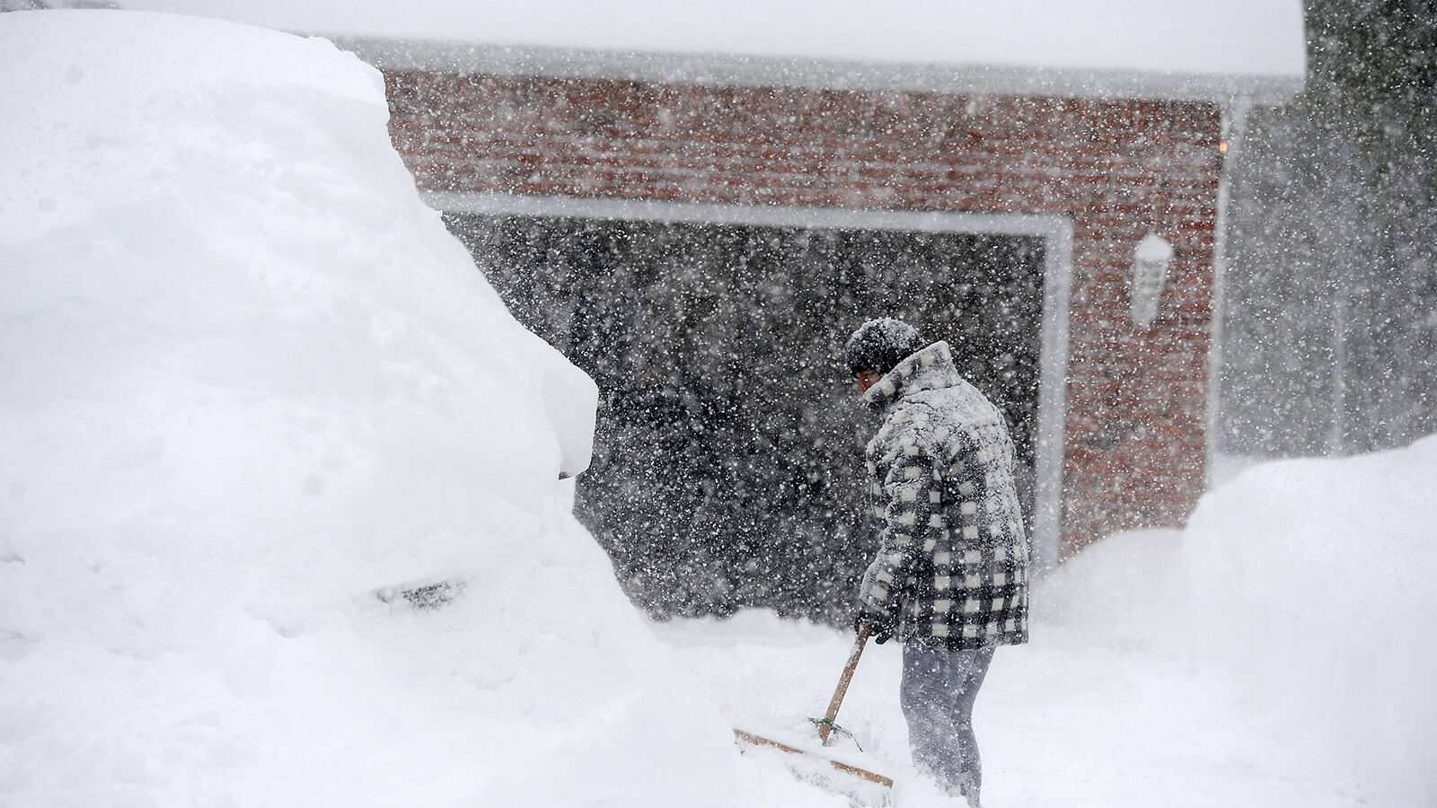 Lake-effect Snow Vs. Blizzards, What’s The Difference? | Trending ...