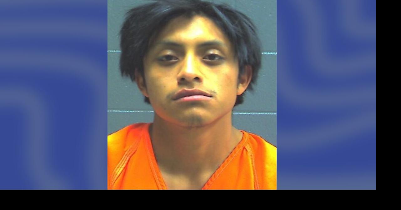 Texas deputies arrest man for smuggling 20 men in SUV from Guatemala ...